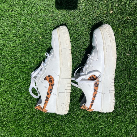 Nike Air Force 1 Pixel Sneakers - Picture 5 of 7